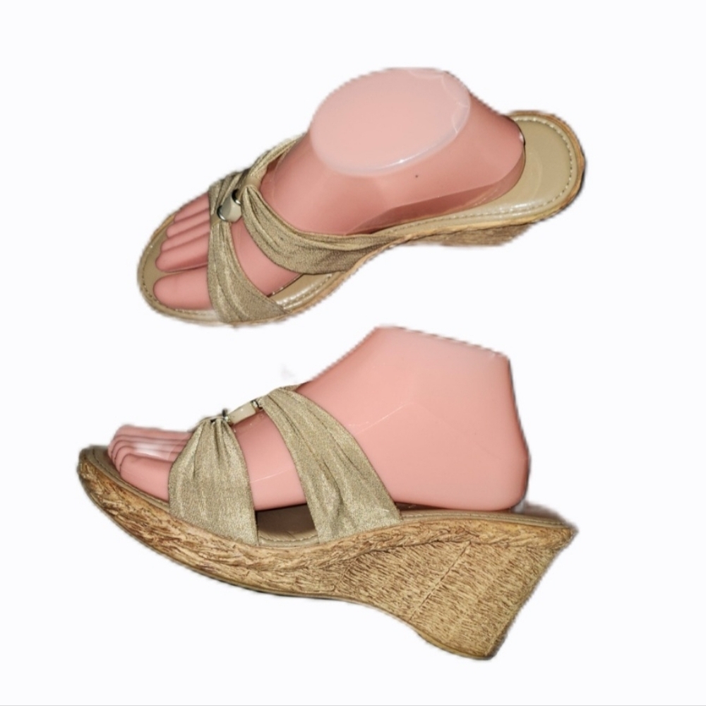 (3/$25) Italian Shoemakers Tan Sandals